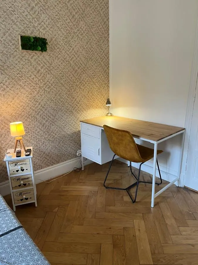 Privatunterkunft Les Chambres De Cedric Iconic Tram Gare Nice Ville Pour Personnes Calmes