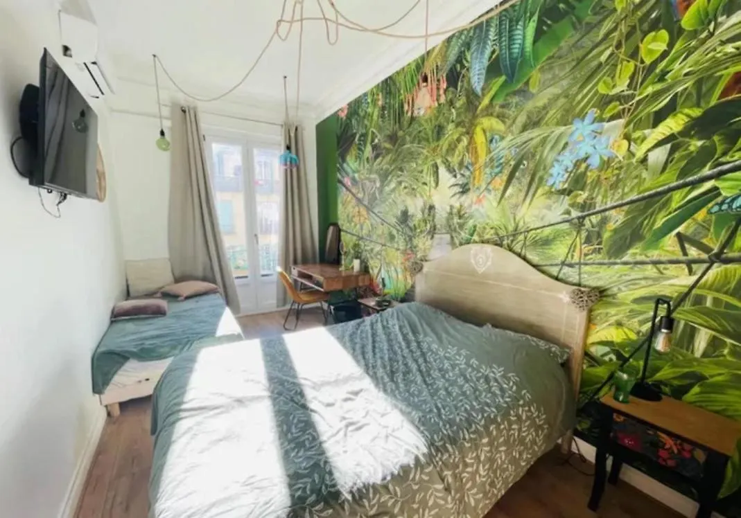 Les Chambres De Cedric Iconic Tram Gare Nice Ville Pour Personnes Calmes Homestay