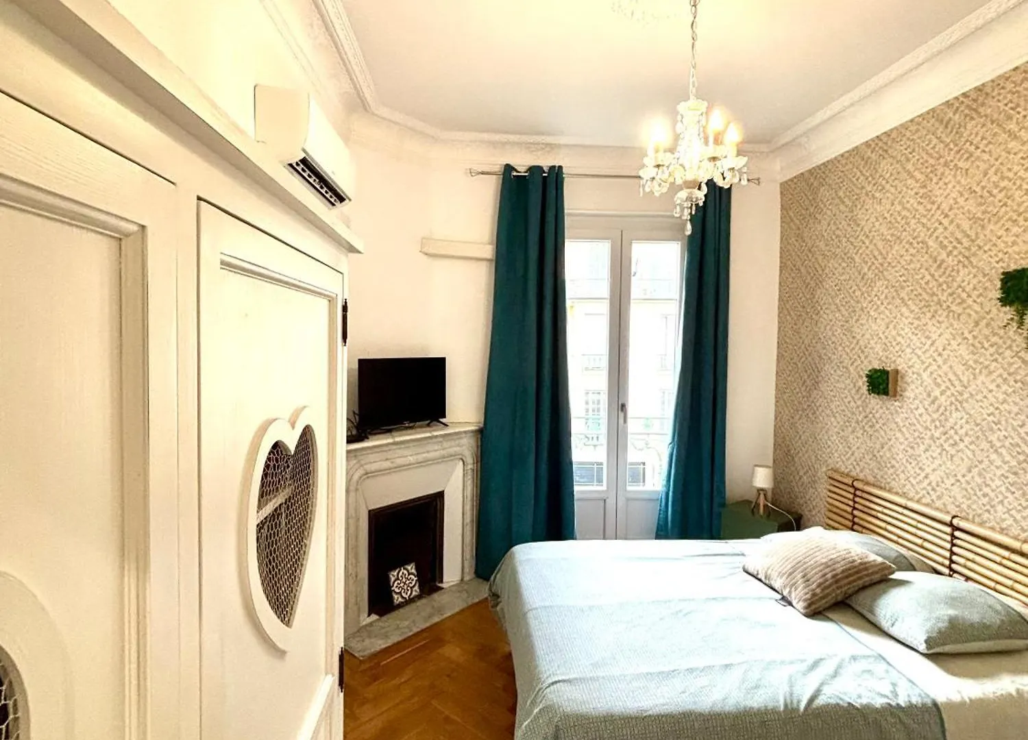 Les Chambres De Cedric Iconic Tram Gare Nice Ville Pour Personnes Calmes
